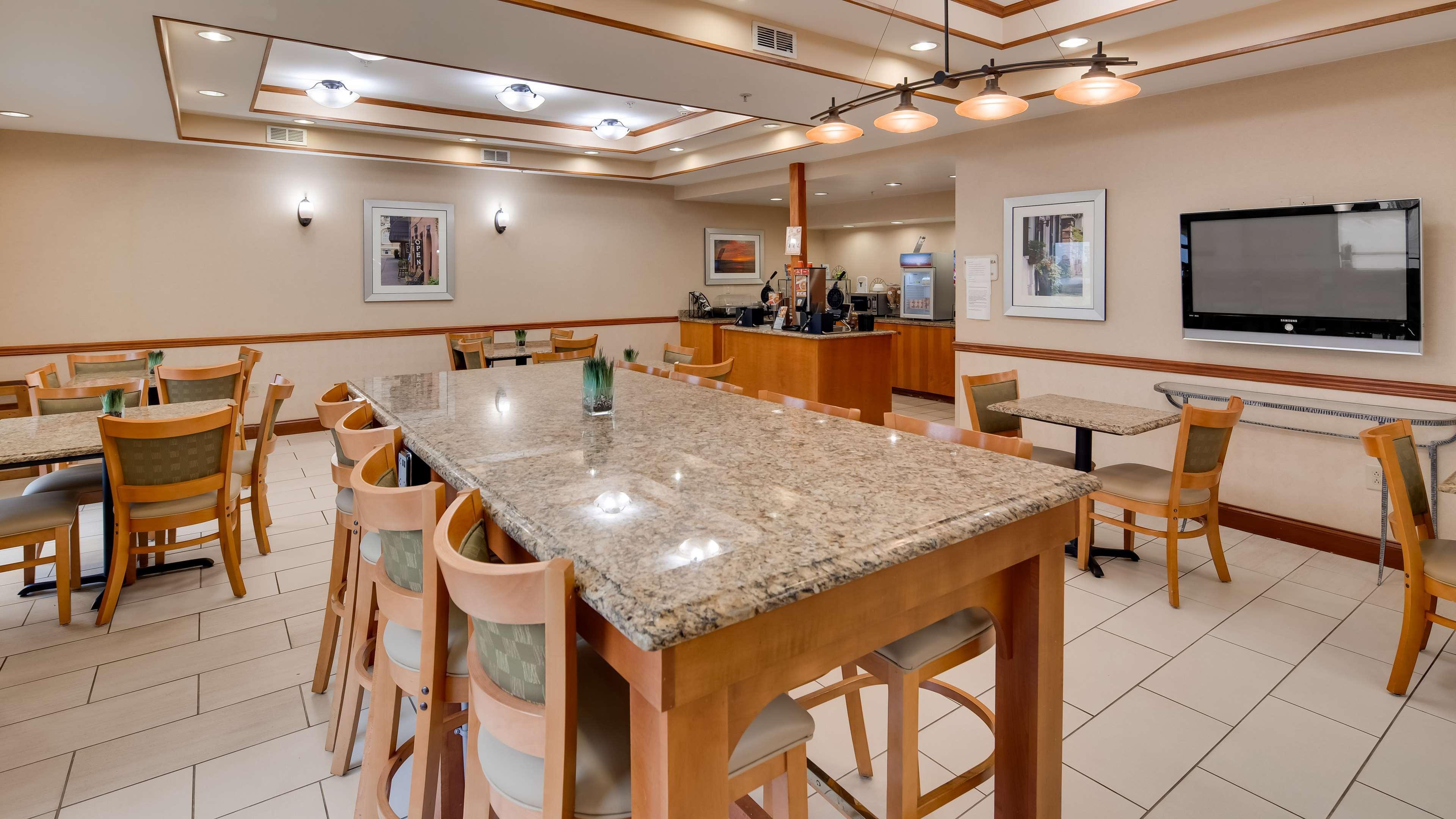 Best Western Executive Inn - Latta Berrys Crossroads Exteriör bild