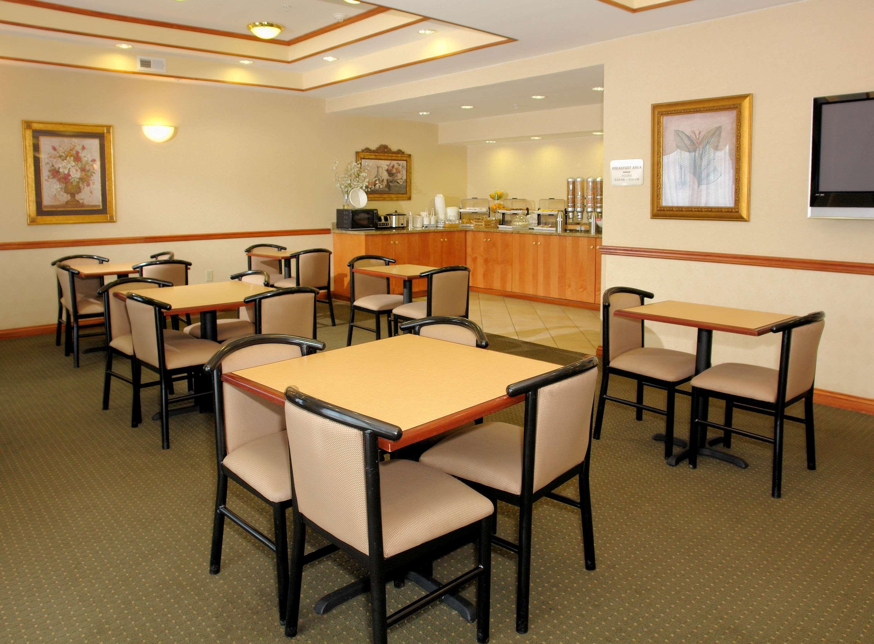 Best Western Executive Inn - Latta Berrys Crossroads Exteriör bild