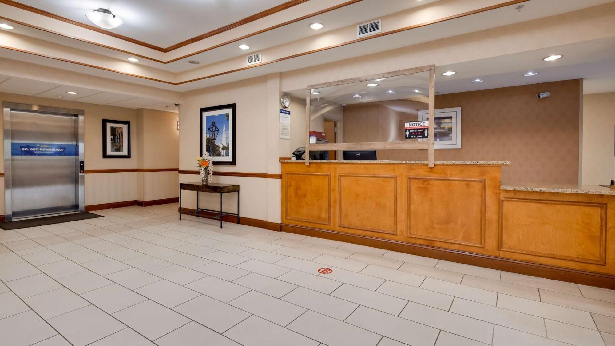Best Western Executive Inn - Latta Berrys Crossroads Exteriör bild